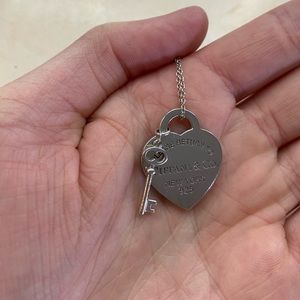 Tiffany heart locket pendant necklace